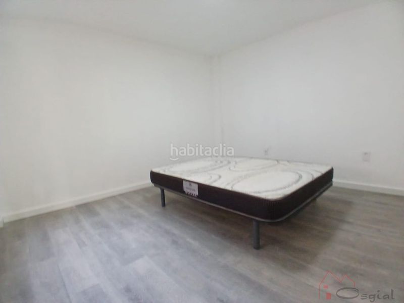 Foto f5907f4b-a0db-4d8b-858a-93d662c8c08c. Pis amb calefacció aparcament a Benifaió
