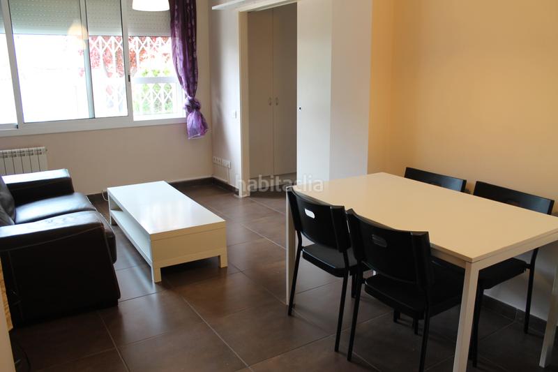 Foto b369a0c9-5080-40a6-a106-9b52975566f4. Piso en carrer de josep mestres 2 ¡ideal parejas o solter@s! en Cubelles