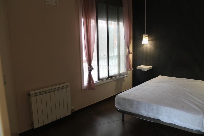 Foto d40a550c-f5f2-42d4-a7b1-c7a08e0aaf11. Piso en carrer de josep mestres 2 ¡ideal parejas o solter@s! en Cubelles