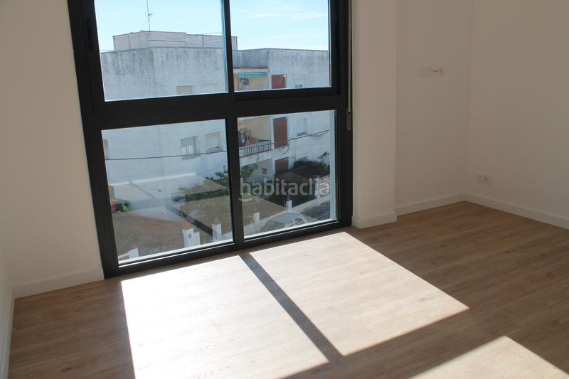 Foto 33832919-8127-48c0-9e24-4dcfdd95888e. Pis a carrer del doctor fleming 7 a Bardaji-El Molí de Baix Cubelles