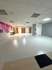 Local Comercial en Bulevar-Plaza Castilla. Gestin guadalajara vende local con entrada individual  en el po