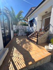 Casa a Torres de la Alameda. Gestión guadalajara vende gran chalet pareado de 265 m2 en parce