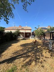 Haus in Villanueva de la Torre