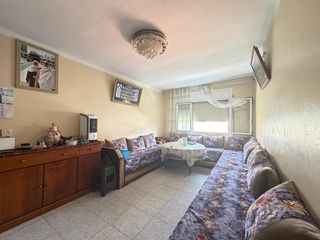 Flat  Catalunya. Amplio piso de 4 habitaciones en viladecans