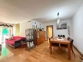 Appartement  Sant isidre. Amplio piso de 4 habitaciones en viladecans!