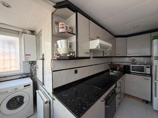 Pis a Centre. Ático en venta en viladecans  amplio, céntrico y con ascensor