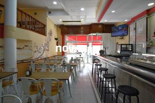 Local Comercial a Passeig Maragall. Oportunidad de negocio en gav