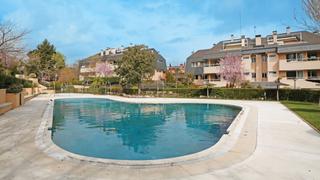 Location Appartement  Paseo de los parques. Piso listo para entrar en urbanización privada de la moraleja.