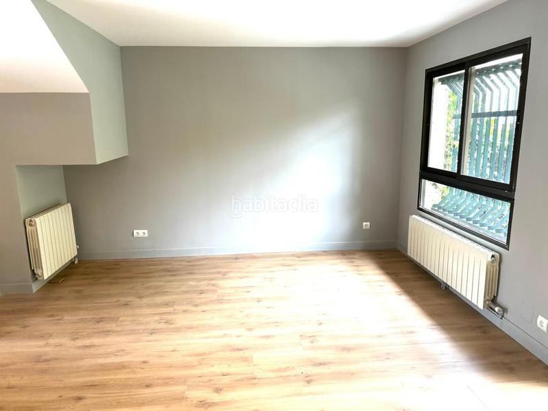 Foto 0a36c8f2-610b-43ed-9b4d-e9966dfd1b7e. Rent semi detached house with heating parking pool in La Moraleja