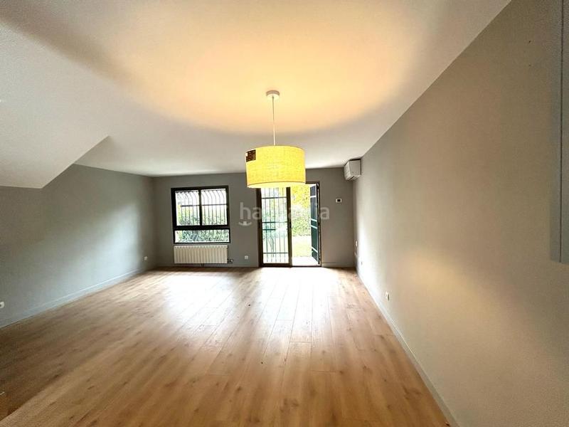 Foto 1387a270-f566-4c72-b54e-33fbe4e5d321. Rent semi detached house with heating parking pool in La Moraleja