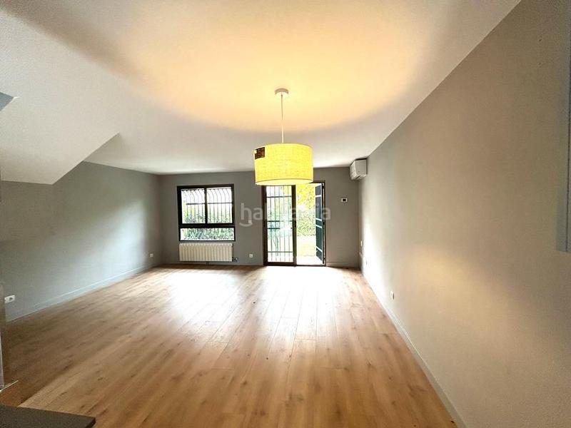 Foto 2bdd2515-d720-4798-8043-620be13eed7a. Rent semi detached house with heating parking pool in La Moraleja