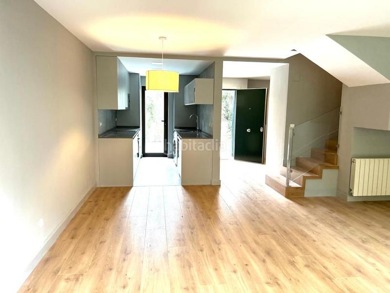 Foto 73b0365f-7404-41ef-a0b7-4d4bc874a1bb. Rent semi detached house with heating parking pool in La Moraleja