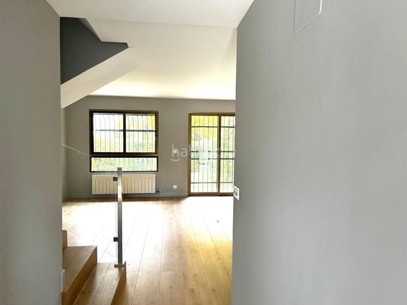 Foto 78adef6d-057f-4cf4-bf8d-725b05194a27. Rent semi detached house with heating parking pool in La Moraleja