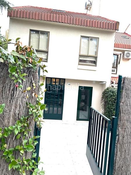 Foto c55969c2-0dc9-414b-93d9-68fef4d2ce74. Rent semi detached house with heating parking pool in La Moraleja