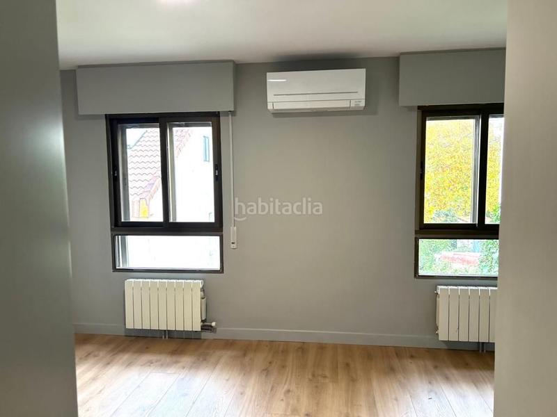 Foto d9c487e1-70b1-4eae-a27d-a77d61262707. Rent semi detached house with heating parking pool in La Moraleja