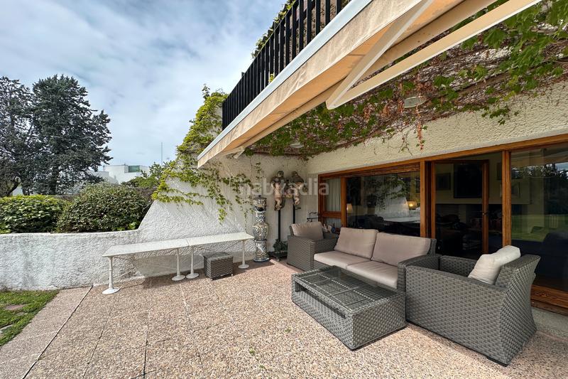 Foto 37c75d62-ad06-45e1-97d2-8e9b850d2005. Casa amb xemeneia aparcament piscina a Somosaguas Pozuelo de Alarcón