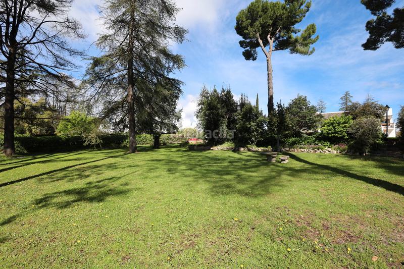 Foto 60df0de4-caed-4f56-8843-3d3377af8d9f. Casa amb xemeneia aparcament piscina a Somosaguas Pozuelo de Alarcón