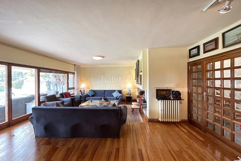 Foto 6daa4d2b-523c-441a-bc51-be380cfd244b. Casa amb xemeneia aparcament piscina a Somosaguas Pozuelo de Alarcón