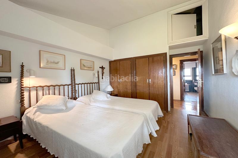 Foto 80d32fd9-9bc9-402c-ae0d-442ec793d65c. Casa amb xemeneia aparcament piscina a Somosaguas Pozuelo de Alarcón