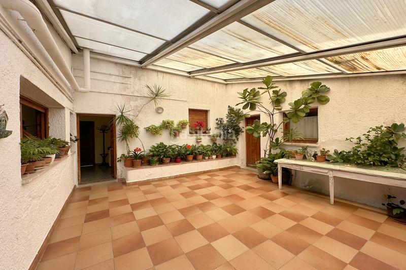 Foto 8b08baad-8ce8-43eb-aba6-a434263ba4fe. Casa amb xemeneia aparcament piscina a Somosaguas Pozuelo de Alarcón