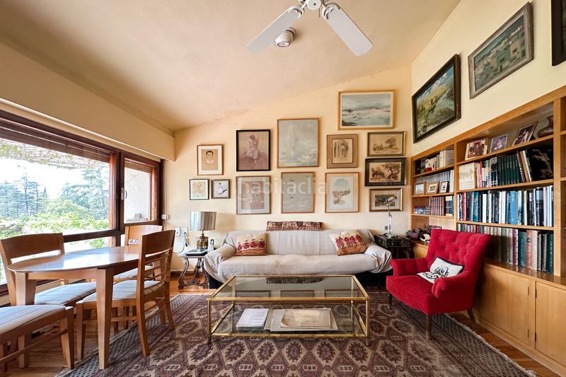 Foto 9fb6c630-7285-4c18-84ba-090565975459. Casa amb xemeneia aparcament piscina a Somosaguas Pozuelo de Alarcón