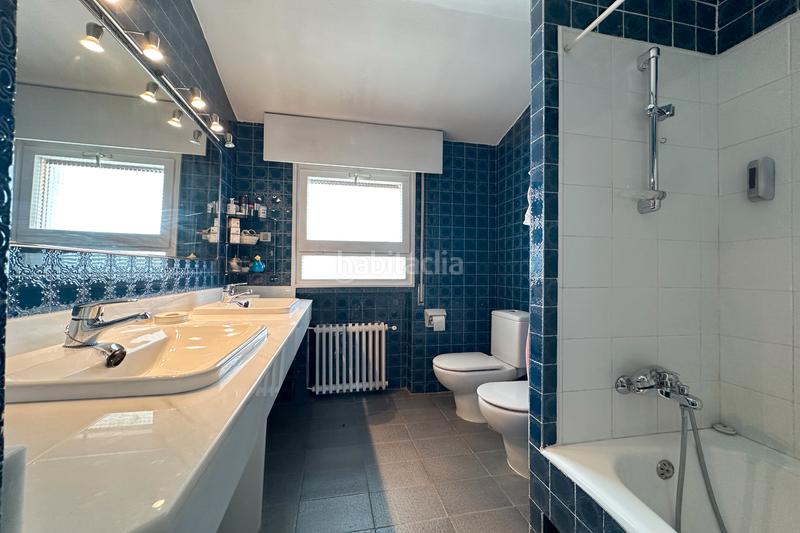 Foto bd33db24-72df-4542-b0ab-46146c794970. Casa amb xemeneia aparcament piscina a Somosaguas Pozuelo de Alarcón