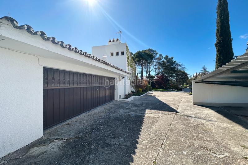 Foto de6474aa-2fb0-453d-872e-50ca63499215. Casa amb xemeneia aparcament piscina a Somosaguas Pozuelo de Alarcón