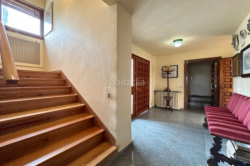 Foto f344dbd8-44fb-48d0-a8a7-202f7a89439a. Casa amb xemeneia aparcament piscina a Somosaguas Pozuelo de Alarcón