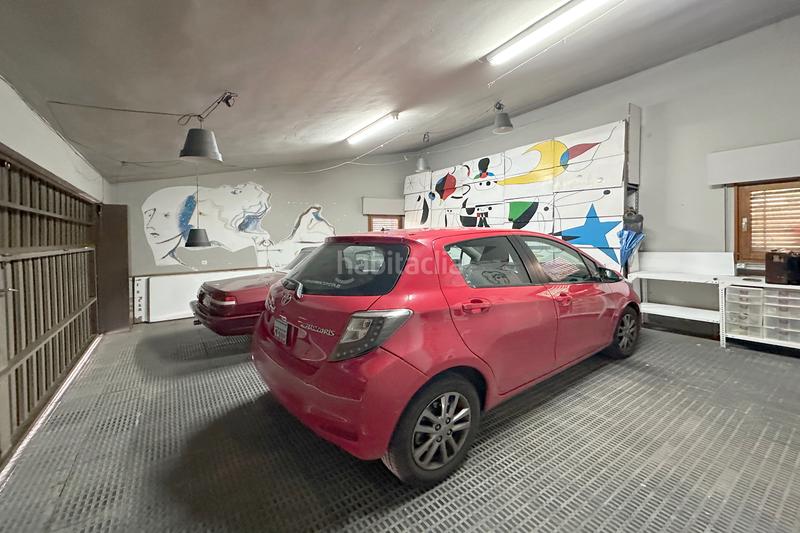 Foto fe302377-b93c-44cb-9484-d753f3be3f6d. Casa amb xemeneia aparcament piscina a Somosaguas Pozuelo de Alarcón