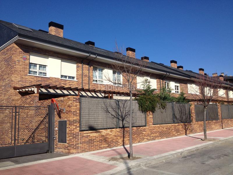 Foto 74c776cb-3903-4e40-ad7b-2a53025d8c0c. Lloguer casa adossada amb aparcament piscina a Viñas Viejas Boadilla del Monte