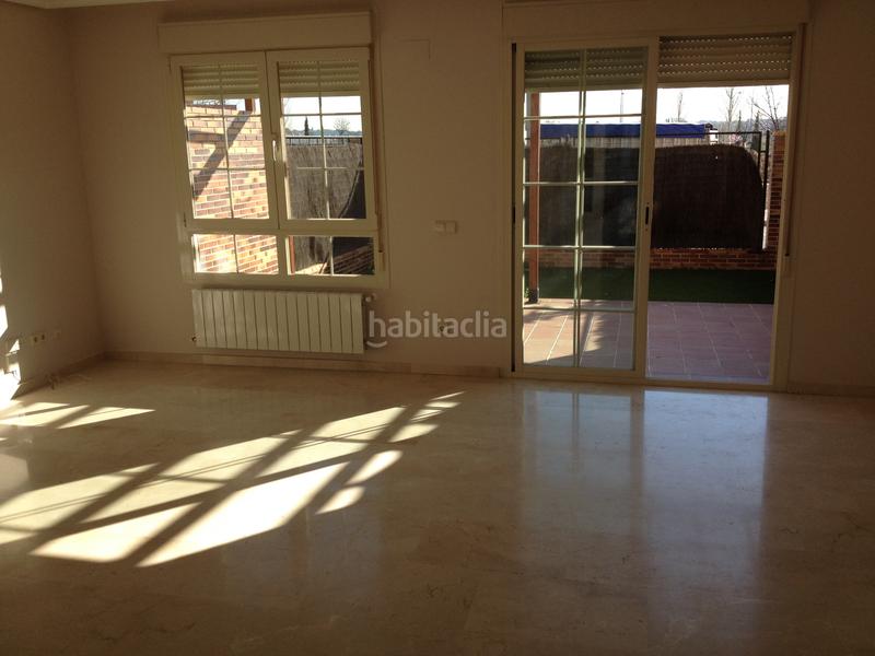 Foto bb3a1e2a-10b6-44de-8897-94cd676508f0. Lloguer casa adossada amb aparcament piscina a Viñas Viejas Boadilla del Monte