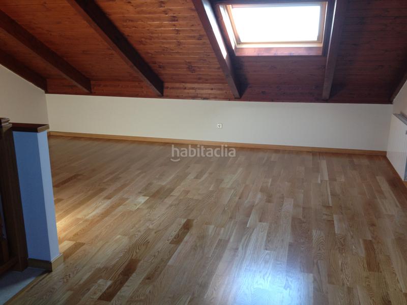 Foto d7ee66cb-b910-455c-8747-cb99a7bcec63. Rent semi detached house with parking pool in Viñas Viejas Boadilla del Monte