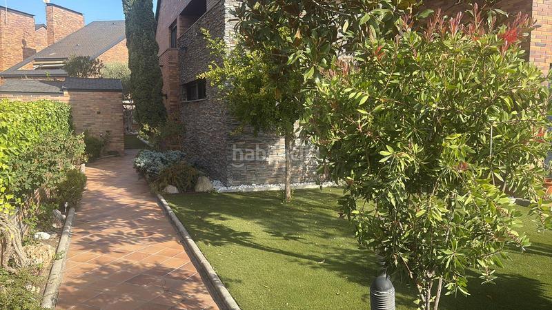 Foto 4eacb391-6c51-44d9-b96d-978d42b65412. Casa aparellada amb xemeneia piscina a Castillo-Campodón Villaviciosa de Odón