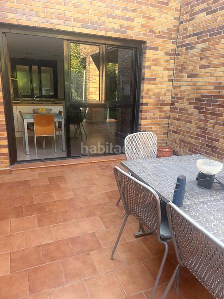 Foto e27a4273-fd06-4a6c-99be-3d6e281c9476. Casa aparellada amb xemeneia piscina a Castillo-Campodón Villaviciosa de Odón