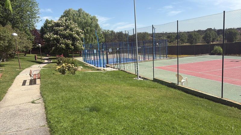 Foto a58f35ee-c8d9-46d5-8642-c4d7f7a692e7. Xalet amb xemeneia calefacció piscina a Valdepastores-Las Encinas Boadilla del Monte
