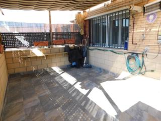 Planta baixa a Señorío de Illescas. Bajo con patio, 2 dorm, 2 baños, garaje trastero renta libre