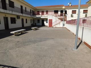 Rez-de-chaussée à Esquivias. Bajo con patio de 1 dorm, garaje y trastero en esquivias