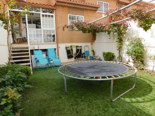 Casa adossada en Estación-Cruz Roja. Chalet de 4dorm, 3 baños, garaje para 2 vehículos Casa adossada en Estación-Cruz Roja. Chalet de 4dorm, 3 baños, garaje para 2 vehículos