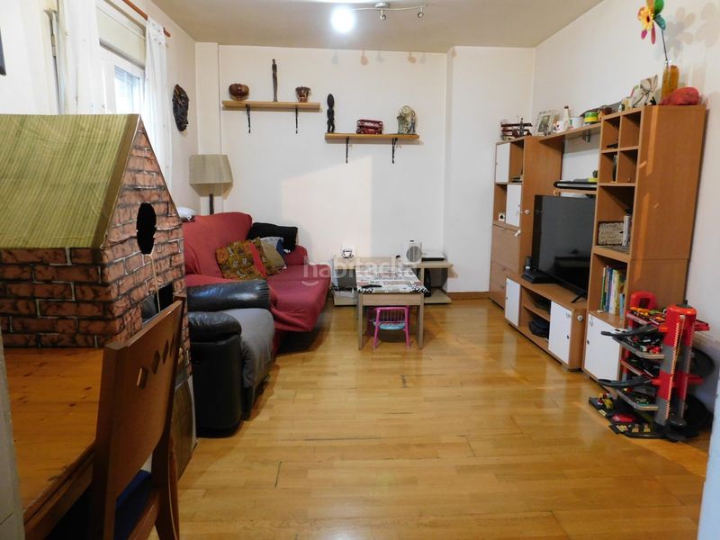 Foto f0d20342-b43e-434a-8165-ab27495a3eb0. Dúplex amb calefacció aparcament a Yuncos