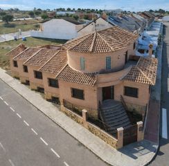 Chalet in Alameda de la Sagra. Chalet con diseño exclusivo de 533m2  en alameda de la sagra