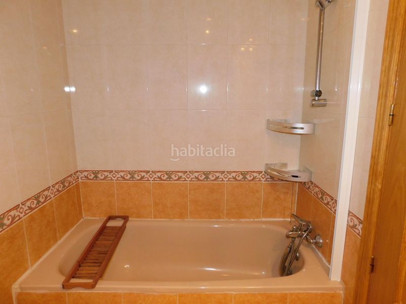 Foto 327f586a-b4d8-4cec-a92d-c594a1ea0ff7. Pis amb calefacció aparcament piscina a Centro Parla