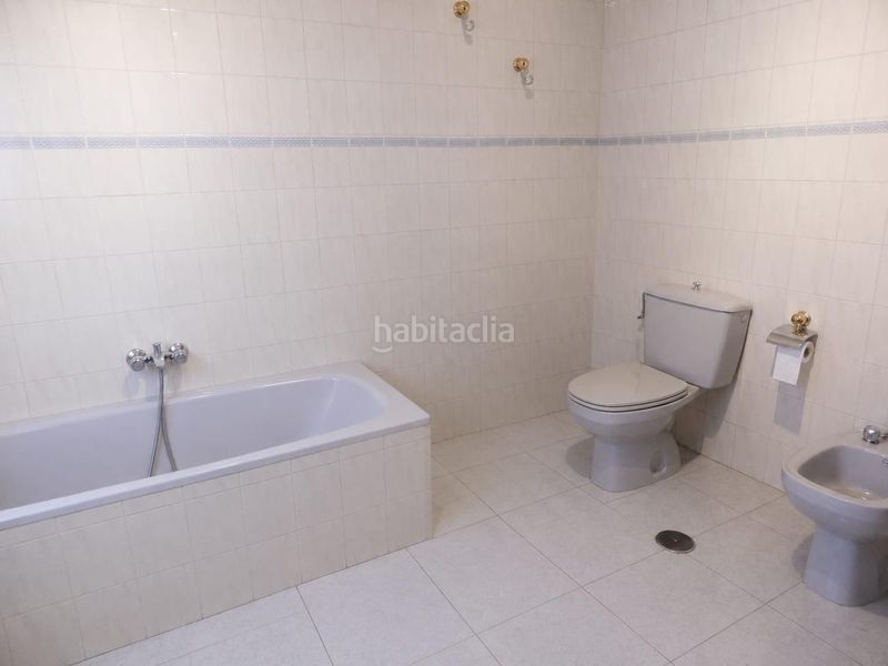 Foto dbf7e5c9-1bc1-45fb-a89f-798c67789fd4. Casa adossada amb calefacció aparcament a Parque Manuel de Vega-Carretera de Ugena Illescas