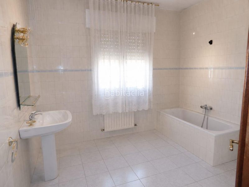 Foto fe7f87dc-0d3d-4f8b-95a5-33f3a648391e. Casa adossada amb calefacció aparcament a Parque Manuel de Vega-Carretera de Ugena Illescas