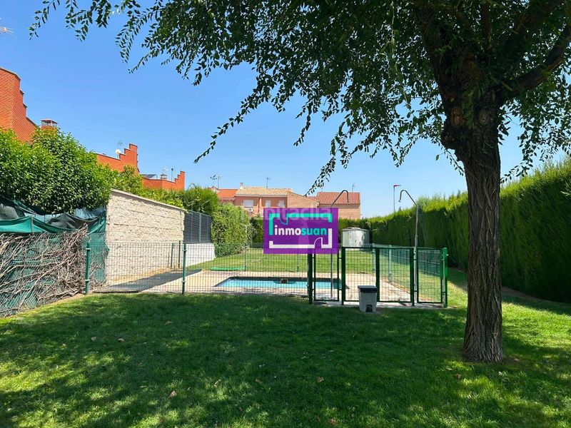 Foto 01db5bce-65f8-46aa-a436-91dd622b5709. Casa adossada amb calefacció piscina a Parque Manuel de Vega-Carretera de Ugena Illescas