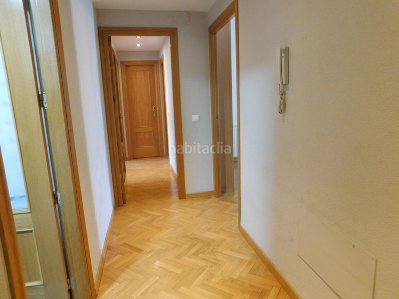 Foto ccbdfb39-d0de-4c2d-9b93-50024aff9cdd. Pis amb calefacció aparcament piscina a Centro Parla