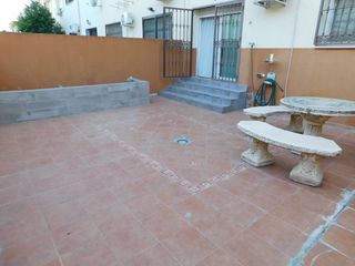 Casa adosada en Yuncler. Chalet adosado en yuncler 3 plantas para entrar a vivir