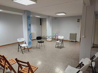 Rent Office space  Constitución. Amplia oficina en alquiler