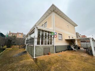 Maison jumelée  Virgen de la antigua. Chalet pareado en venta en cabanillas del campo guadalajara