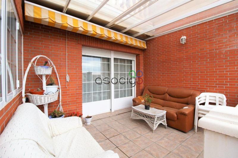 Foto c0496cea-9f6e-4ce2-a18c-65e1a2c946d5. Casa chalet independiente en venta en Cabanillas del Campo