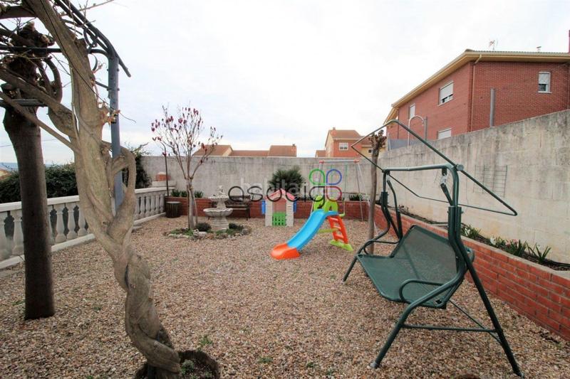 Foto dc1deff0-ae7e-4990-91a7-90c3800e36a0. Casa chalet independiente en venta en Cabanillas del Campo